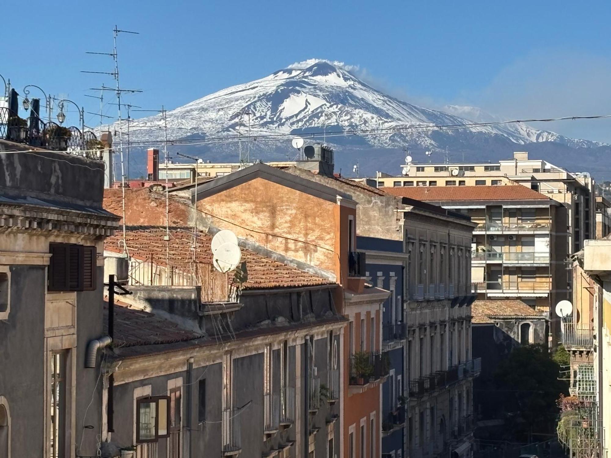 كاتانيا Homestay Rooftop المظهر الخارجي الصورة